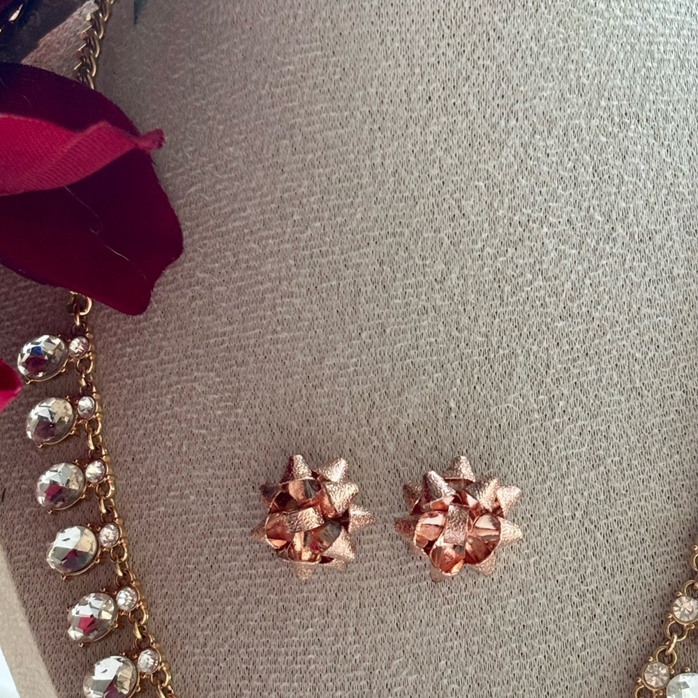 🌟BUY 1 GET 1 FREE🌟 BRAND NEW Festive Gift Bow Stud Earrings ROSE GOLD